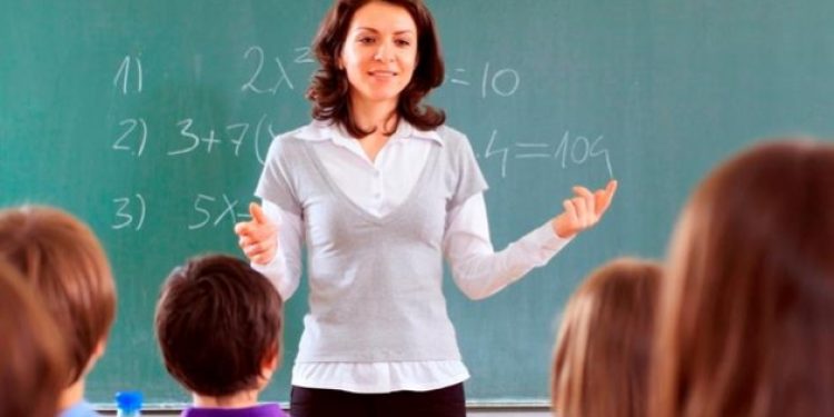 Sözleşmeli öğretmen uygulaması devam edecek