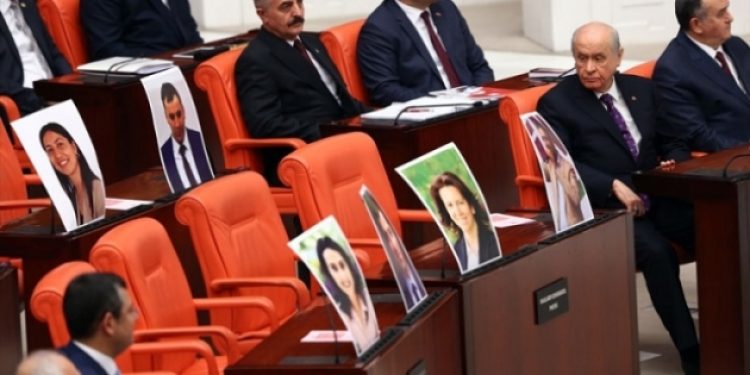 AİHM, Demirtaş ve tutuklu vekiller için Türkiye’den savunma istedi