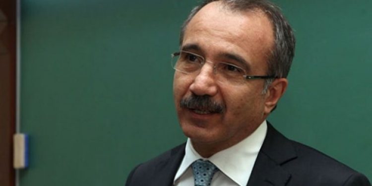 Eski bakandan yürüyüşe destek AKP’ye eleştiri!