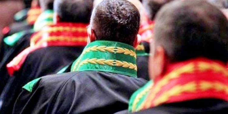 33 ilin başsavcısı değişti