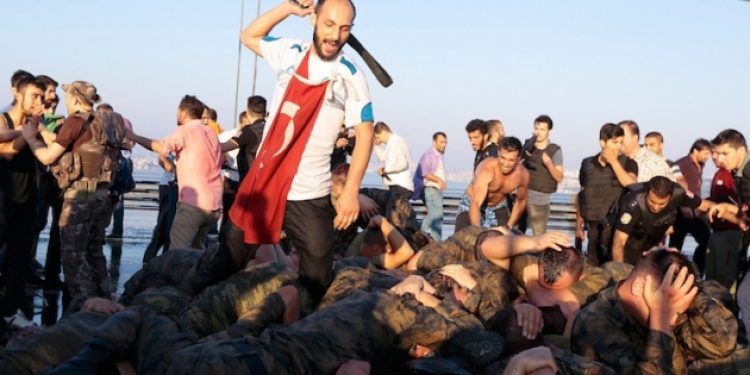 İstanbul’daki 15 Temmuz davalarında ilk karar