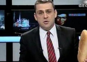 Flash TV sunucusu arkadaşını vurdu