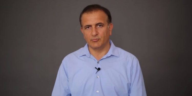 Ev hanımları, avukatlar, işadamları, gazeteciler mi darbe yaptı?