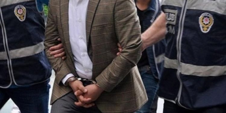 ​Kapatılan üniversite çalışanlarına gözaltı kararı