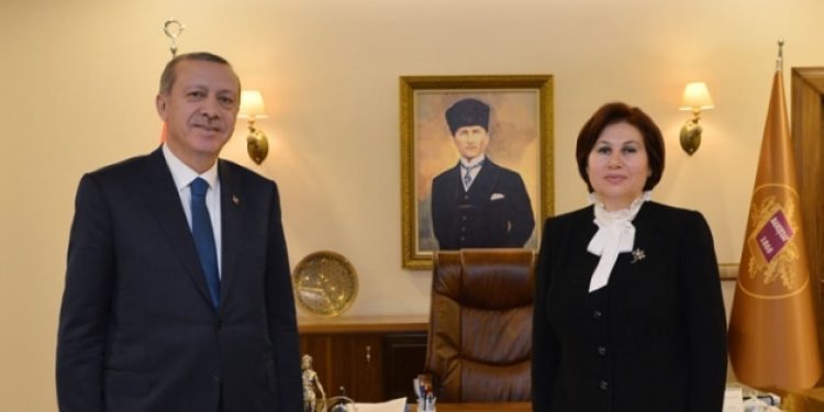 ‘Çay hasadı’ yapan Danıştay başkanı göreve yeniden seçildi