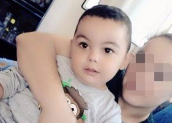 3 yaşındaki oğlunu şarj kablosuyla boğdu