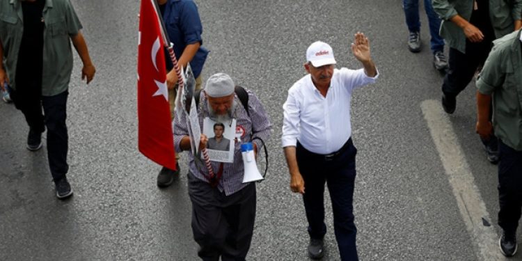 Veysel Amca: Çocuğunu verelim yürüyüşten çekil dediler