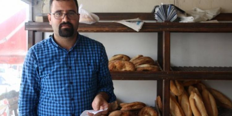 “Onurumu satmamak için ekmek satıyorum”