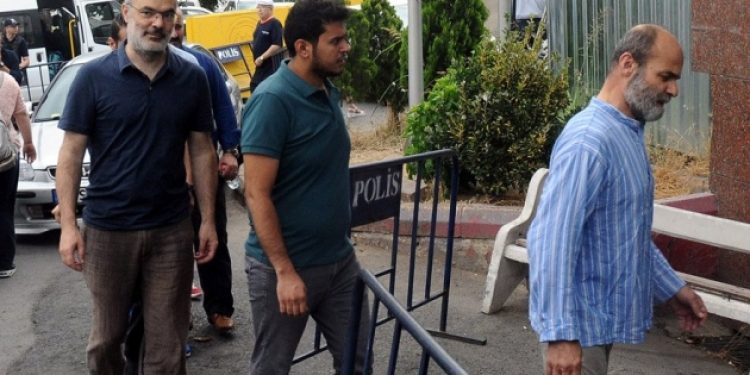 Gözaltına alınan aktivistler hakkında yeni gelişme