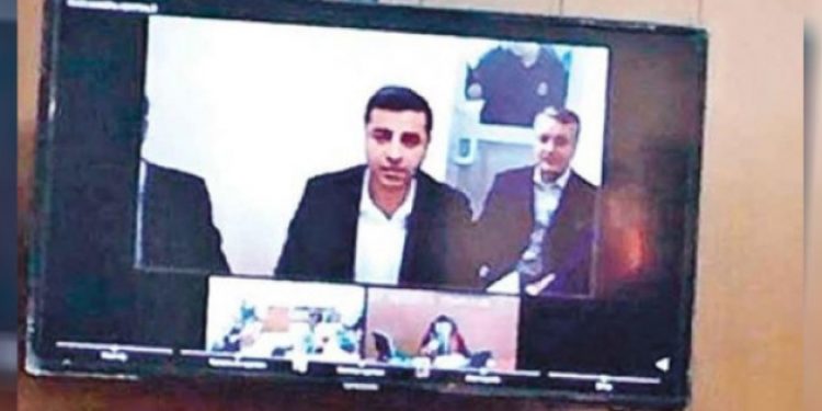 Demirtaş, partisinin grup toplantılarına katılmak için başvuruda bulundu