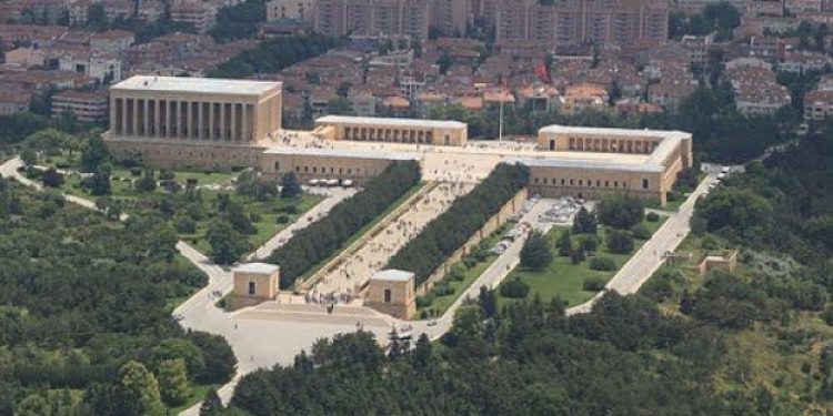 Anıtkabir’deki ağaçları hangi gerekçe ile kestiniz?