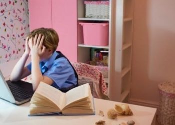 ​Sosyal ağlar gençleri kötü etkiliyor