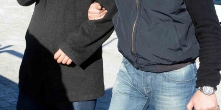 Gazeteci Cehennemi’nde bugün: Eski TRT çalışanları ‘Bylock’ bahanesiyle tutuklandı