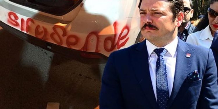 CHP’li başkana tehdit: Aracına ‘Sıra sende’ yazıldı