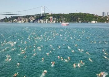 Boğaz’dan 2 bin 200 yüzücü geçti