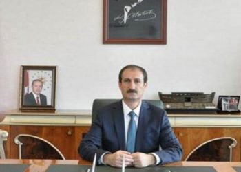 Kalp krizi geçiren rektör Nas yaşamını yitirdi