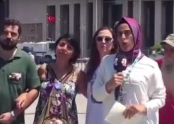 TRT ve A Haber muhabirinin canlı yayında zor anları