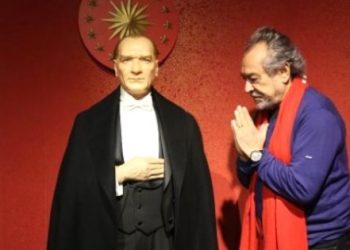 Gazetecileri terörist ve darbeci ilan etti