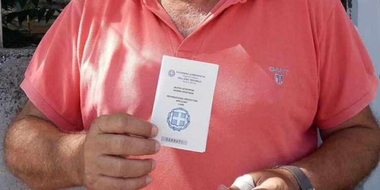 Sevan Nişanyan Yunanistan’a iltica etti