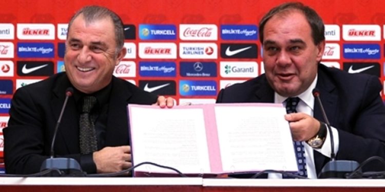 Terim istifa etmemiş kovulmuş