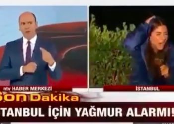 ATV muhabiri ‘tepesine dolu yağarak’ canlı yayın yaptı!
