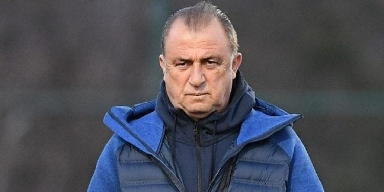 Fatih Terim’in adını tabeladan sildiler