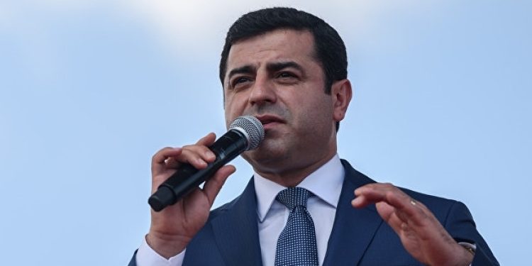 Demirtaş 7 gündür mahkeme kararı olmaksızın tutuklu