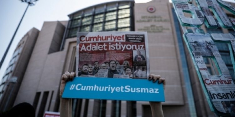 Cumhuriyet davasında savcı mütalaa verdi: 5 isim için tahliye talebi
