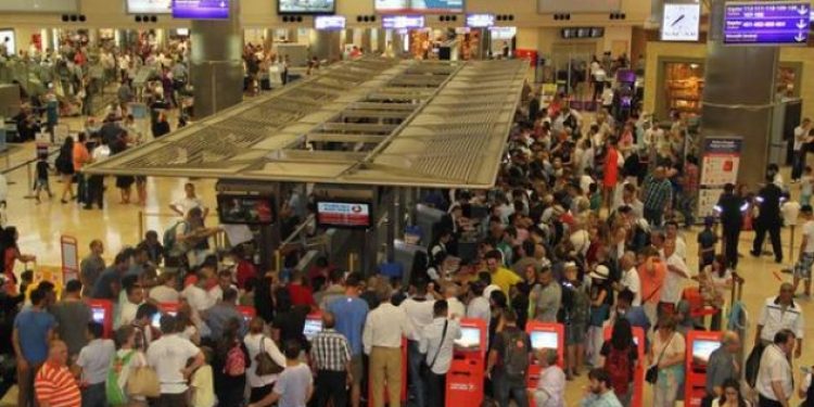 Uçağı rötar yapana 300 Euro