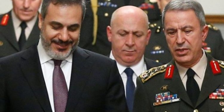 Yandaş yazar Hakan Fidan’ı hedef aldı!