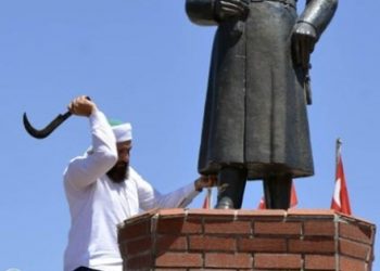 Atatürk heykeline saldıran kişi tutuklandı