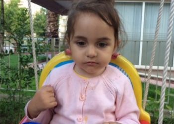 22 aylık bebek şikayet üzerine annesiyle tutuklandı!