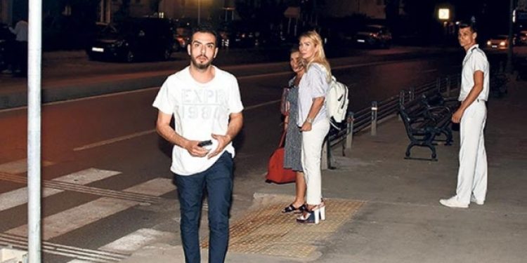 Seda Sayan’ın arkadaşı Yunan şarkıcı Cefi gazetecileri tehdit etti!