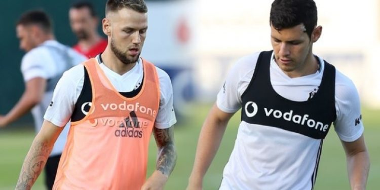 Beşiktaş’ta 2 ismin bileti kesildi!