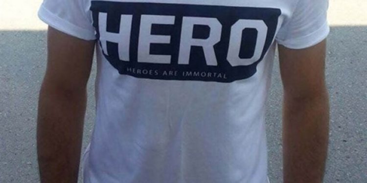 ‘Hero’ tişörtü giyen Azeri sınır dışı edildi