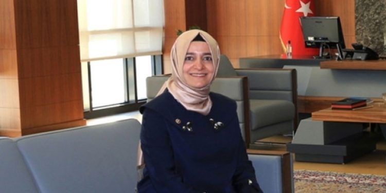 ​Sayan kardeşlerle aile boyu bürokrasi: Kardeşinin yardımcısını müsteşar atadı