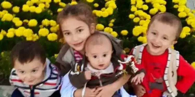 Dört çocuk bugün annesini bekliyor