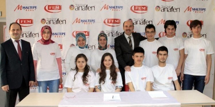 Veliler dershaneleri mumla arıyor