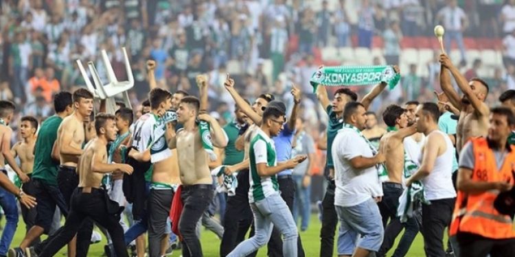 Konya taraftarından Quaresma’ya saldırı!