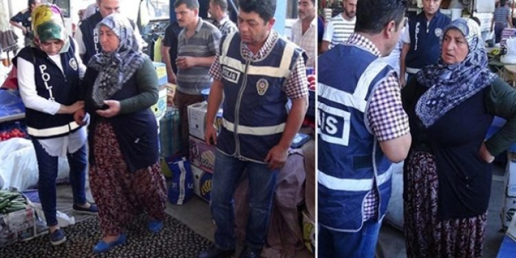 Carlos Latuff Pazarcı Teyzeyi Çizdi