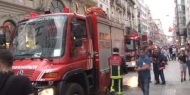 İstiklal Caddesi’nde yangın paniği