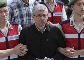 ‘TSK içinde hiçbir grup, cemaat, cunta, tek başına darbe yapamaz’