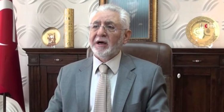 Rektör parti görevlisi olduğunu ifşa etti