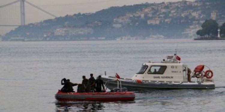 İstanbul Boğazı gemi geçişlerine kapatıldı