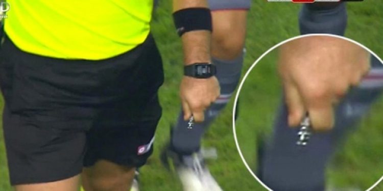 Süper Kupa maçında sahaya bıçak atan zanlı için skandal karar