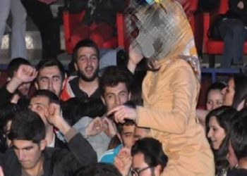 Dindar nesil deyip ahlaksızlıkta zirve yaptılar!