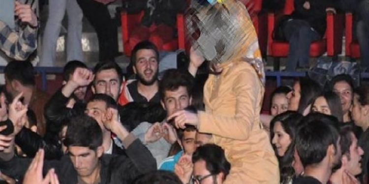 Dindar nesil deyip ahlaksızlıkta zirve yaptılar!