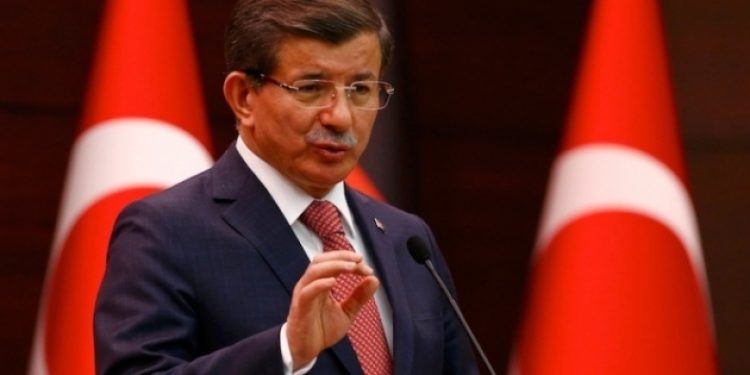 Ahmet Davutoğlu tekrar sahneye mi dönüyor?