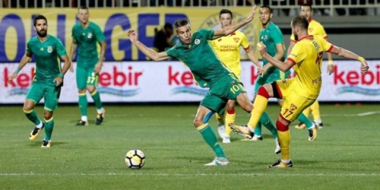 Göztepe, 14 yıl aradan sonra Süper Lig’de! ilk puan Fener’den