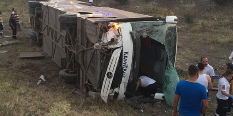 Ankara’da yolcu otobüsü devrildi: 4 ölü, 18 yaralı